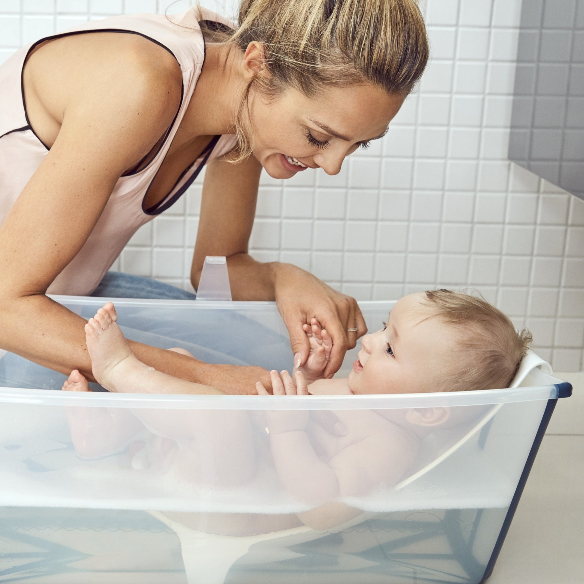 Stokke Flexi Bath White + Newborn Support & FlexiBath Bundle