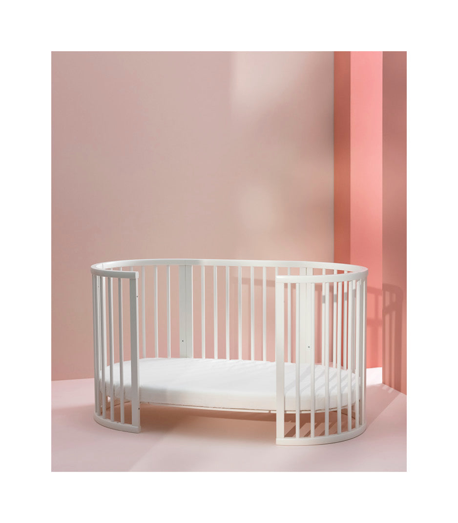 سرير ستوكي سليبي باللون الأبيض